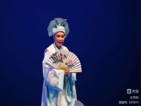西湖邊唱越劇梁祝視頻(越劇西湖山水還依舊)