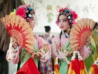 小朋友唱京劇(小朋友唱京劇鎖五龍)