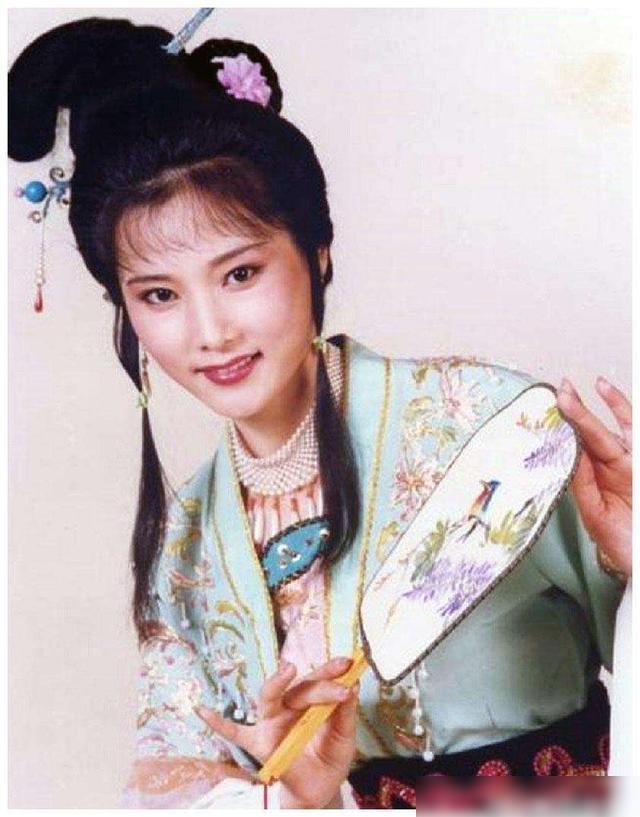 越劇花旦名角演員_越劇花旦漂亮的外套裝_越劇最漂亮的花旦