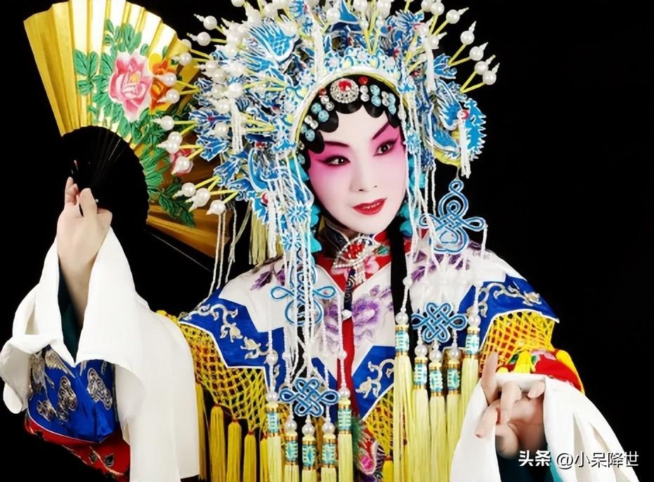 簡述中國戲曲發(fā)展歷程_簡述中國戲曲的發(fā)展過程_戲曲簡述過程發(fā)展中國特色