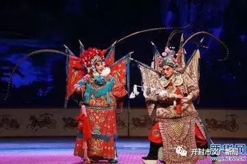 豫劇區(qū)別曲劇和戲曲劇_曲劇和豫劇的區(qū)別_豫劇與曲劇