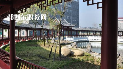 安徽黃梅戲藝術(shù)職業(yè)學(xué)院(中專)網(wǎng)站網(wǎng)址