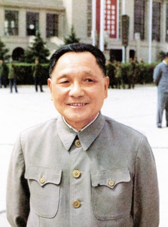 1959年，鄧小平得知豫劇大師常香玉沒入：你們不發展她，我發展