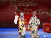 百花贈劍京劇(百花贈劍黃梅戲原唱)