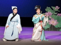 越劇追魚露真伴奏(越劇追魚露真唱詞越劇追魚露真伴奏帶)