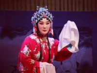 京劇王吟秋鎖麟囊經典唱段(王吟秋演唱的京劇鎖麟囊一霎時選段)