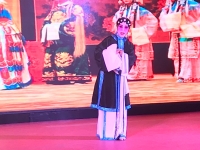 小白玉霜演唱的評劇秦香蓮選段(小白玉霜演唱的評劇秦香蓮選段千山萬水來到京城地)