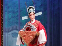 送鳳冠越劇講的是什么(送鳳冠越劇講的是什么意思)