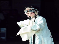 天女散花京劇丁曉君(天女散花京劇丁曉君伴奏)