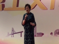京劇一輪明月照窗前伴奏(京劇一輪明月照窗前張克演唱的伴奏)