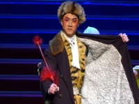 現代京劇智取威虎山精彩唱段(現代京劇智取威虎山精彩唱段)